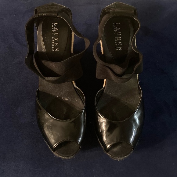 Shoes - Picture 4 of 7